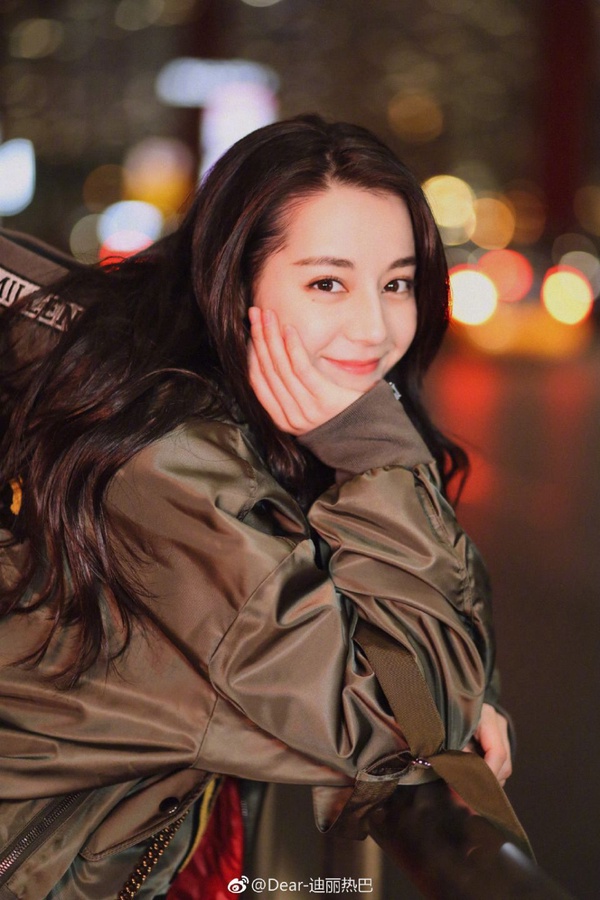 迪麗熱巴浪漫捲髮技巧大公開！手殘也能學得會女神髮型