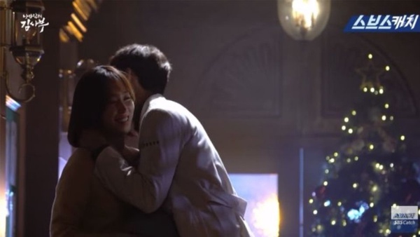 《Radio Romance》尹斗俊、金所炫大結局親不停！盤點男星們吻戲後一擊必中的超萌反應！