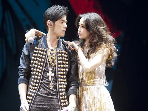 大明星跑龍套年代！Angelababy當周杰倫伴舞、楊冪演過雙響炮？