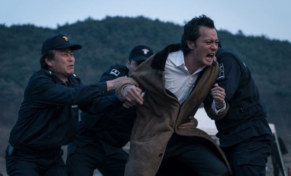 觀眾票選「最期待翻拍電影」！張東健主演《7年之夜》為戲剃髮、《7號房》柳承龍成殺人犯？
