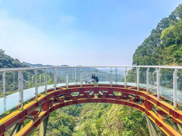 玻璃天空步道超夯！岡山之眼、兔子咖啡，再怕高也要去拍美照
