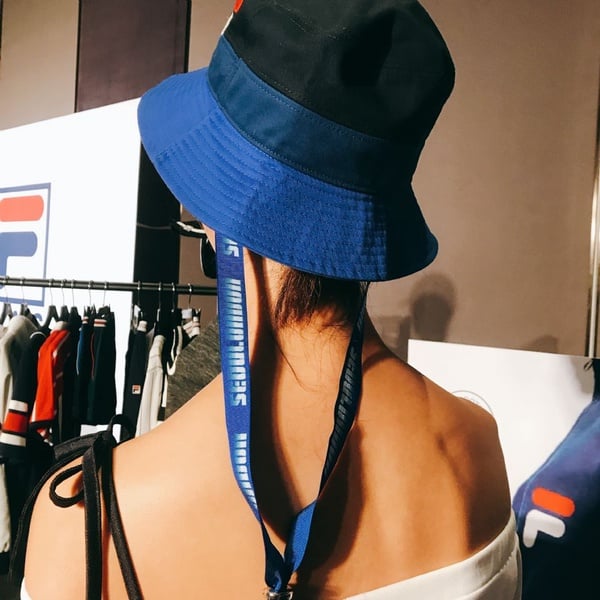 FILA X D-ANTIDOTE春夏第二波聯名潮爆了，「字母織帶腰包」穿出去秒贏