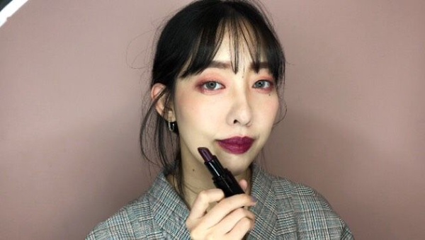Bobbi Brown X 莫莉Molly 迷戀輕吻唇膏新色大膽限量登場！自信橘紅和霸氣紫紅都超美～