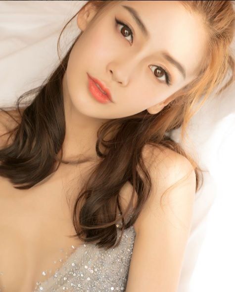 Angelababy公開化妝過程！清新帶電貓眼、發亮底妝這樣畫！