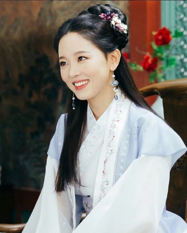 姜漢娜介紹！《步步驚心：麗》無厘頭皇甫妍華，4部作品認識她