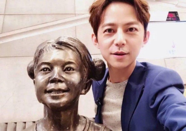 明星撞臉5相似度高！周子瑜神像清朝格格、林俊傑雕塑有酒窩
