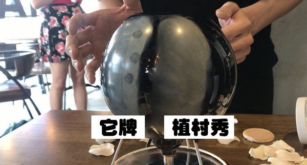 植村秀「粉紅彩妝箱」活動開跑！娃娃機可免費夾到價值500-2000的產品！