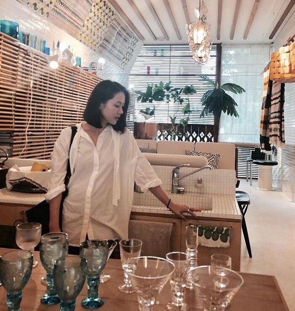 孫藝珍不只臉美，私服也很行！３種愛穿鞋款ｘ３穿搭公式=時髦減齡感