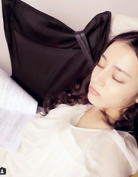 迪麗熱巴發出豪語：「睫毛濃到要剃掉」！原來這些壞習慣，會讓睫毛脫落！
