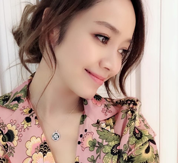 丸子頭、包包頭5簡單技巧！髮量少綁出大顆丸子靠這招！