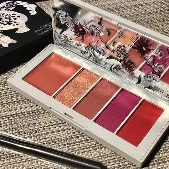 NARS x 凱特王妃愛牌 ERDEM 聯名彩妝，浪漫花朵圖騰美到一定要擁有！