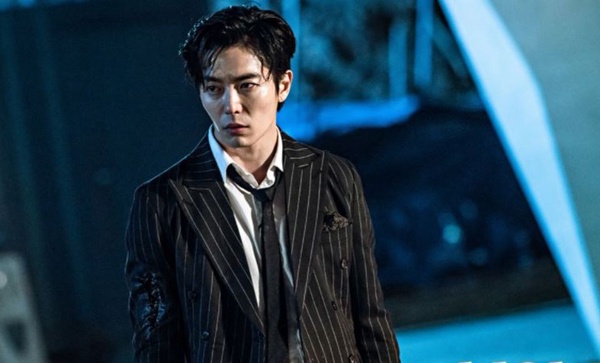 毛泰九回來啦！「變態殺人魔→驅魔的神父」金材昱再攜《Voice》導演合作新戲！