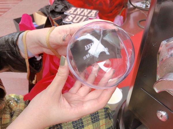 夢幻少女彩妝Anna Sui強勢回歸！薔薇唇膏神美，人魚姬色必收