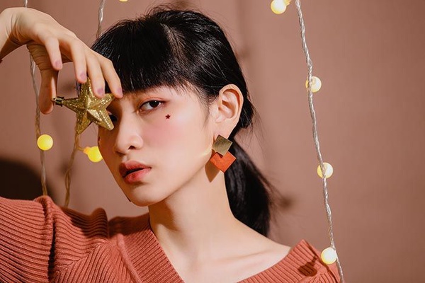 2018春夏必備「小臉耳環」大盤點！這幾個元素有，就是夠時髦