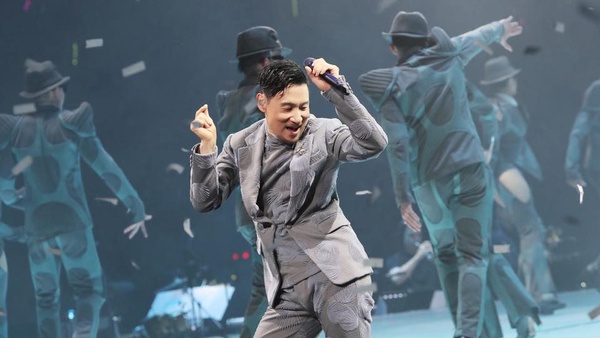 台下星光更閃耀！張學友台北演唱會宛如港台巨星同學會