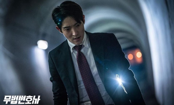 武打戲零替身，全部親自上陣！李準基新劇《無法律師》必知看點一次公開！