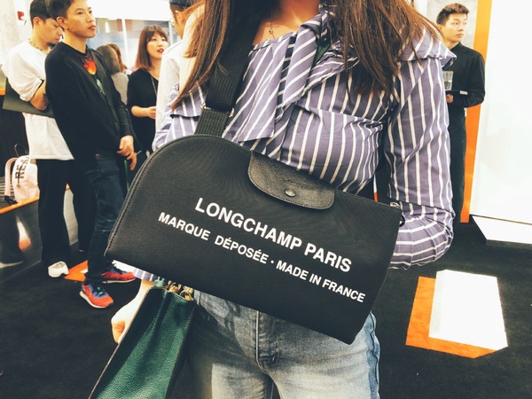 Longchamp by Shayne Oliver聯名系列5/11台北101開賣！旅行、坐飛機超實用，機場時尚就靠它