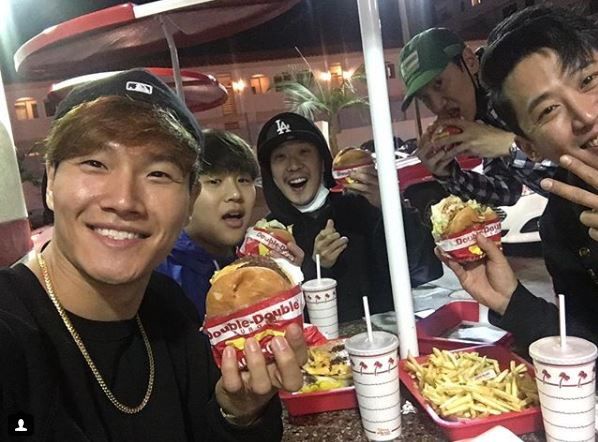 金鐘國健身方法大公開！男神宋仲基、朴寶劍都是被他逼壯的，就連經紀人也不放過