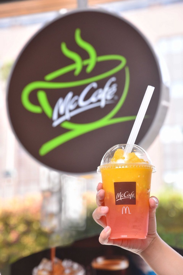 McCafé旗艦限定夢幻飲品！亞尼克、麥當勞芒果新品，整口都是果粒