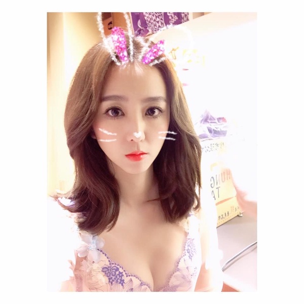 徐若瑄金曲大秀美胸！教你上胸無肉、下垂外擴「如何豐胸」，加碼5NG行為胸部會變小