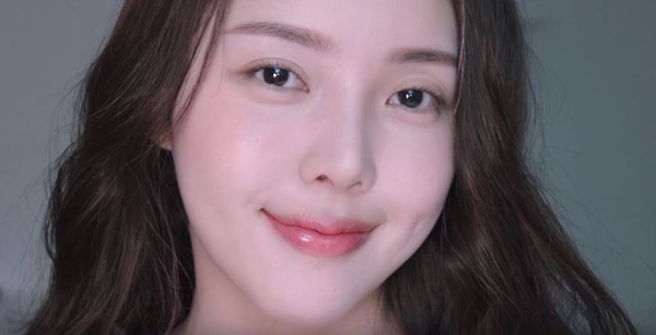 出席畢業典禮妝容5大重點！跟著Pony一起畫出乾淨無害妝～