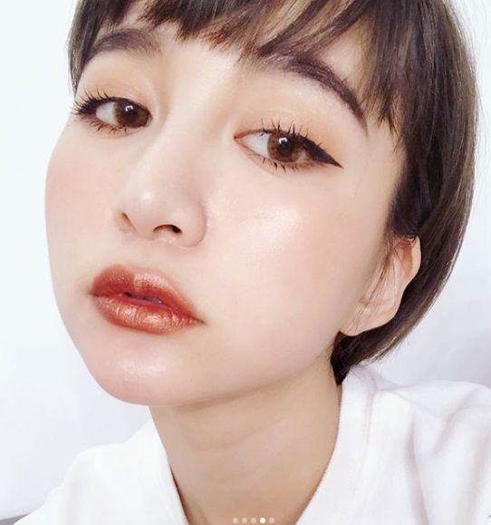 不顯唇紋技巧！陳艾琳、陳彤彤眾潮模「不顯唇紋」唇彩不藏私推薦！