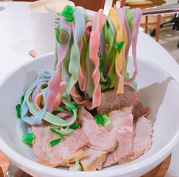 全台精選6家質感、特色涼麵店推薦！有冷氣又新潮網友大推，還有搖搖杯涼麵超特別