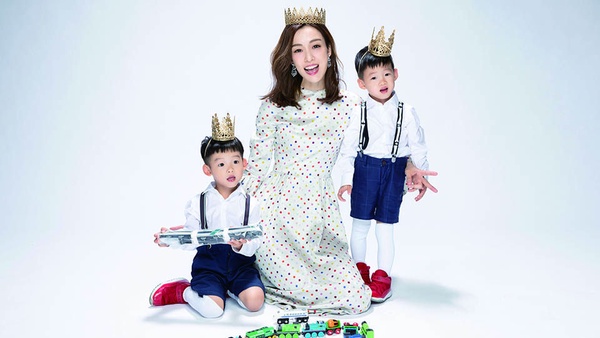 范瑋琪首度合體飛飛翔翔拍雜誌封面！范范的無公害母愛：「希望他們在最單純快樂的環境成長。」