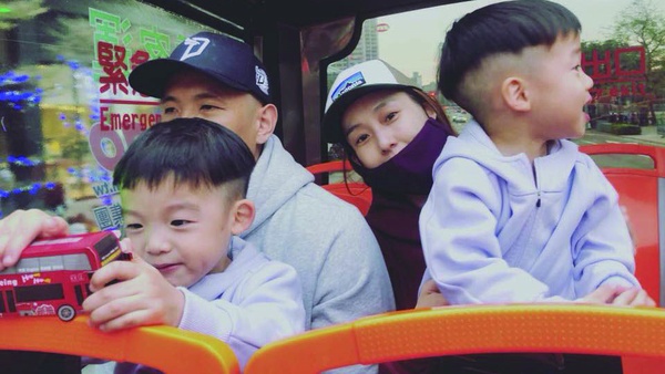 范瑋琪首度合體飛飛翔翔拍雜誌封面！范范的無公害母愛：「希望他們在最單純快樂的環境成長。」