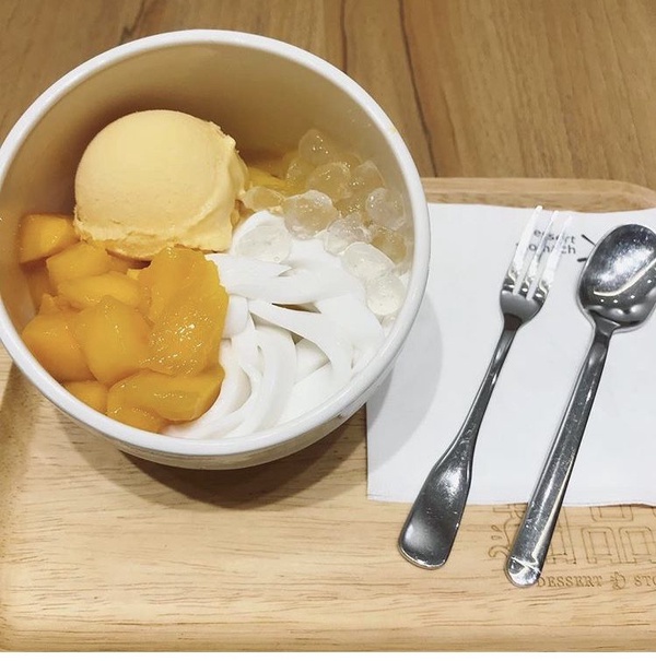港式甜點給甜點控更多選擇，料好又實在的港味攻佔你的味蕾，讓你夏天除了吃冰還有其他選擇！