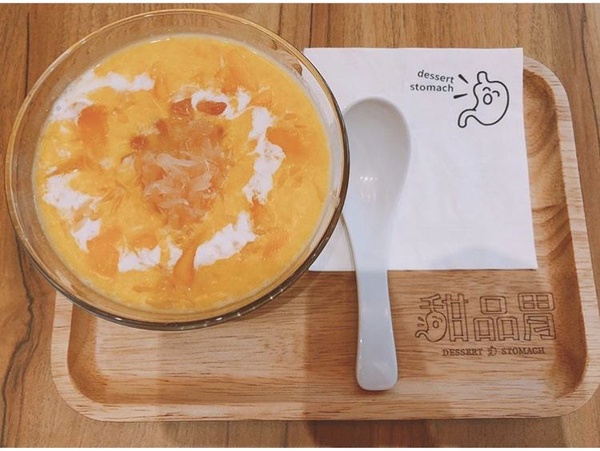 港式甜點給甜點控更多選擇，料好又實在的港味攻佔你的味蕾，讓你夏天除了吃冰還有其他選擇！