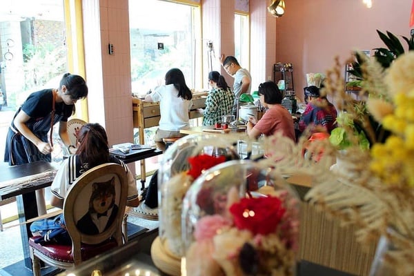 女星們「低調婚戒」不重大鑽而重質感！DIY平價對戒店家特色推薦