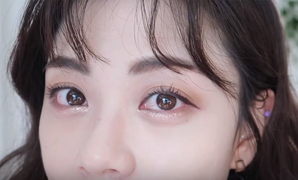韓妞教你畫！學會「眼鏡妝」三大重點，人見人愛超有活力~