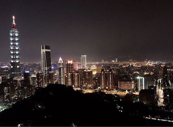 台灣夜景推薦TOP 5，既然熱到白天不想出門，那就相約晚上去看夜景，讓你生活越夜越美麗