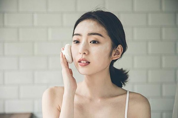 《金秘書為何那樣》朴敏英超殺微笑！法令紋這樣遮瑕最有效，不能選這種質地、顏色