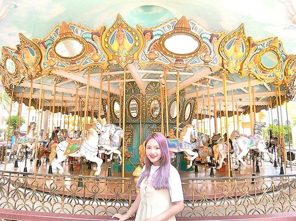 IG 最新打卡熱點「高雄棧貳庫」純白旋轉木馬登場！5個夏天必去夢幻景點公開