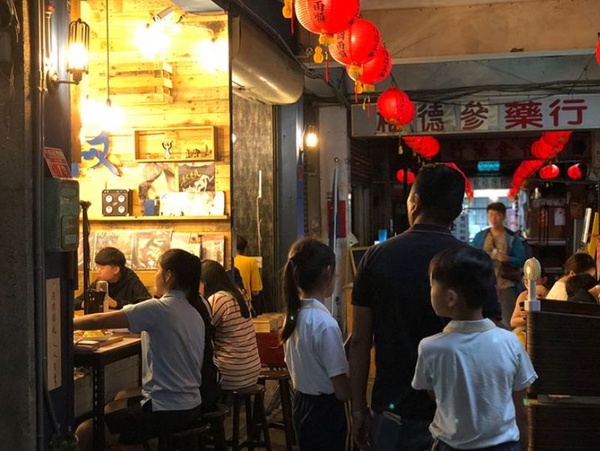 北中南5家隱藏在菜市場的質感美食店家！文青感咖哩、豆花等，IG就靠這個騙讚了