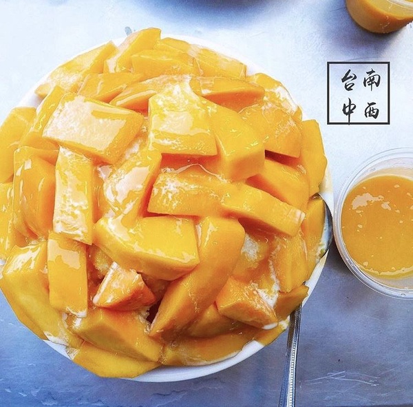 今夏芒果冰品推薦店家都在這，夠吸睛才敢賣給你，尤其是第三家的芒果滿到都要掉出來了！