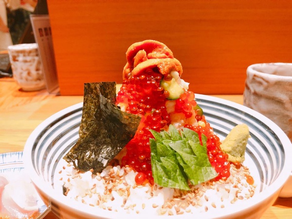 「つじ半(TSUJIHAN)」東京超人氣海鮮丼品牌登台，海鮮丼這三天竟然半價！海鮮控們千萬別錯過！