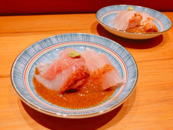 「つじ半(TSUJIHAN)」東京超人氣海鮮丼品牌登台，海鮮丼這三天竟然半價！海鮮控們千萬別錯過！