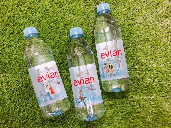 ella陳嘉樺擔任evian法國天然礦泉水品牌年度代言人，透露到法國拍攝宣傳影片竟然遇到這種事！