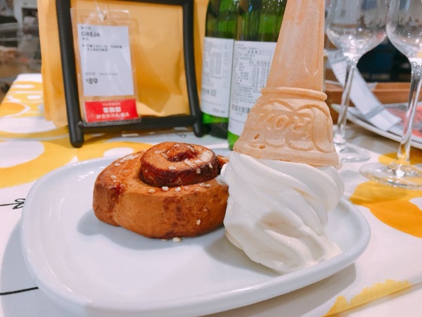 IKEA內行人才知道隱藏吃法推薦！肉桂捲這樣吃，這時段套餐還只要49元