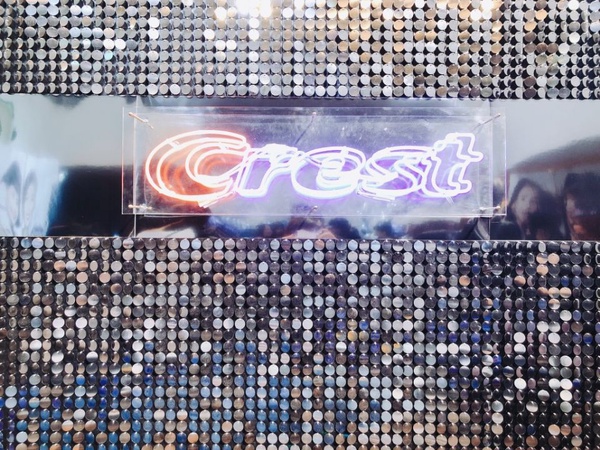 Crest亮白牙膏系列登台，為你的紅唇妝完美加分，笑起來再也不尷尬了～