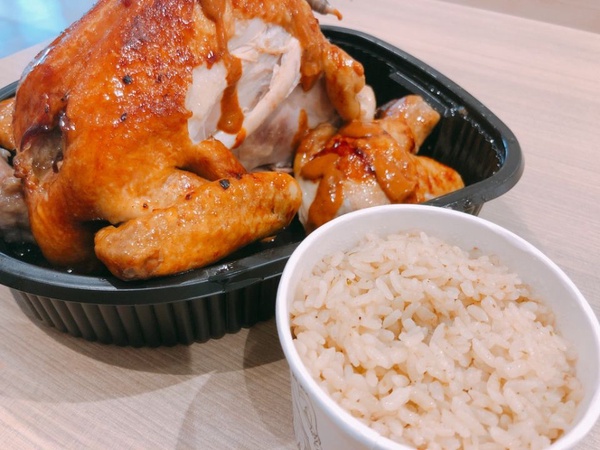 台灣手扒雞始祖香雞城二號店即將開幕，必吃的美味餐點都在這裡～