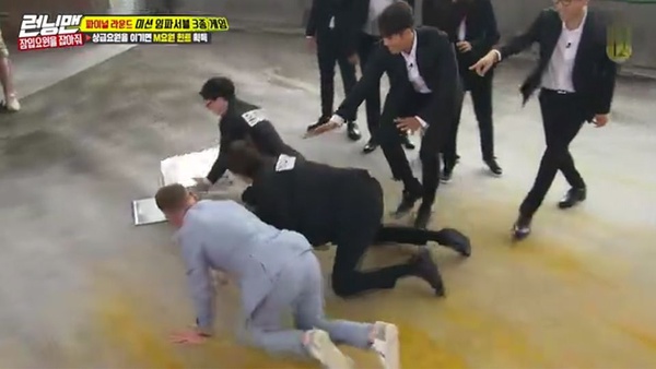 《Running Man》迎接巨星阿湯哥！犯規耍賴樣樣來笑翻眾人