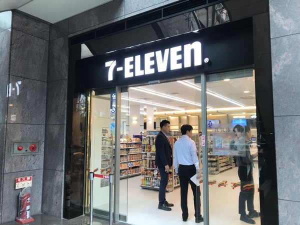 7-11全新烘焙複合店！自助門市多選擇，聖娜、多拿滋、貝洛邦都買得到