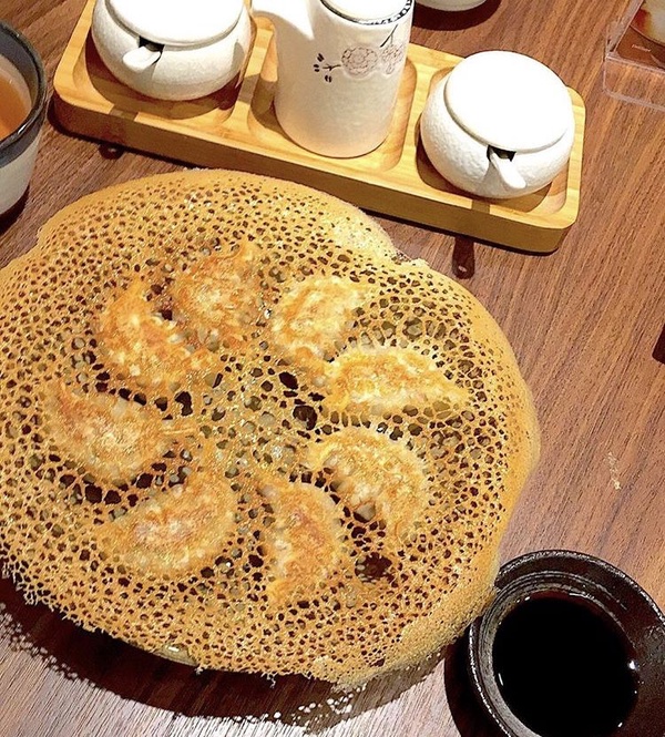 冰花煎餃推薦店家在這裡~超誘人的脆皮冰花好想大口咬下