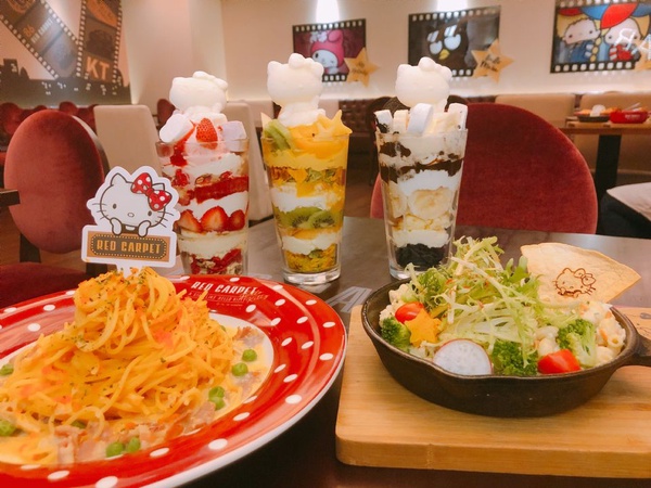 Hello Kitty Red Carpet美式餐廳推出三款造型聖代，情人節套餐也不要錯過