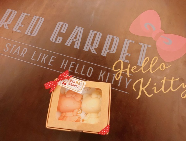 Hello Kitty Red Carpet美式餐廳推出三款造型聖代，情人節套餐也不要錯過