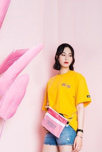 國內外旅行前必Buy斜肩背包，各式風格要你方便又好看！